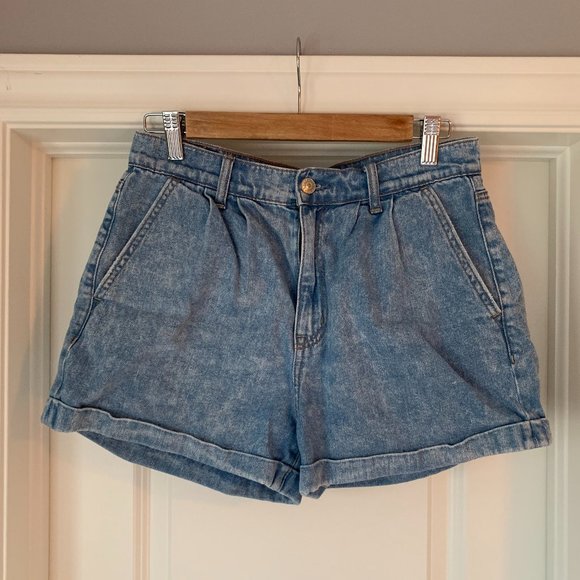 American Eagle Light Wash Mom Shorts - Picture 3 of 11